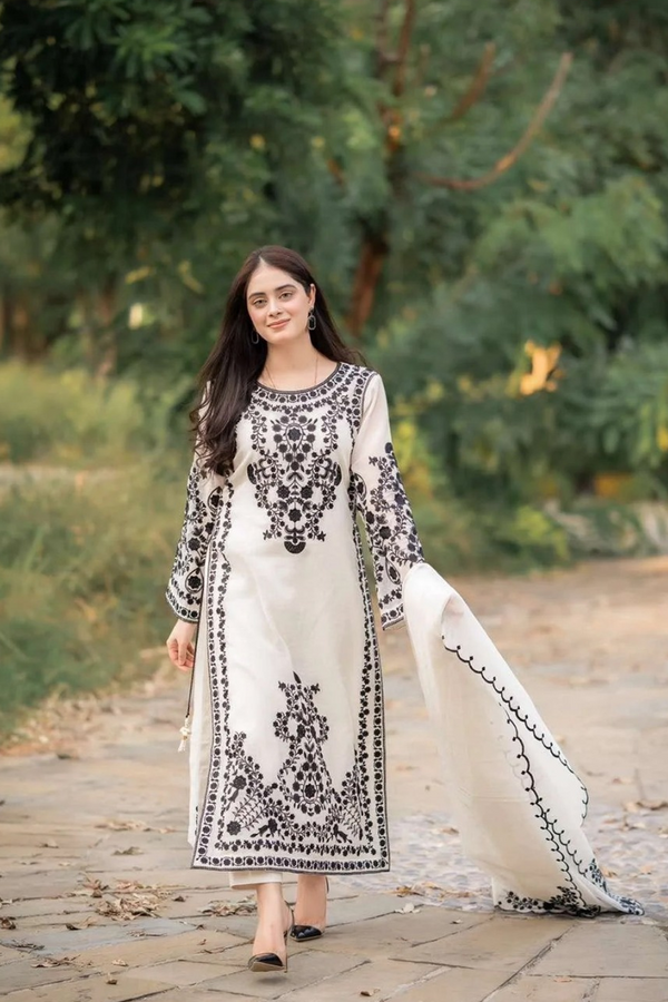 RIVAAJ FASHION | EMBROIDERED LAWN | UNSTITCH | 3PC | SI - F - 6046